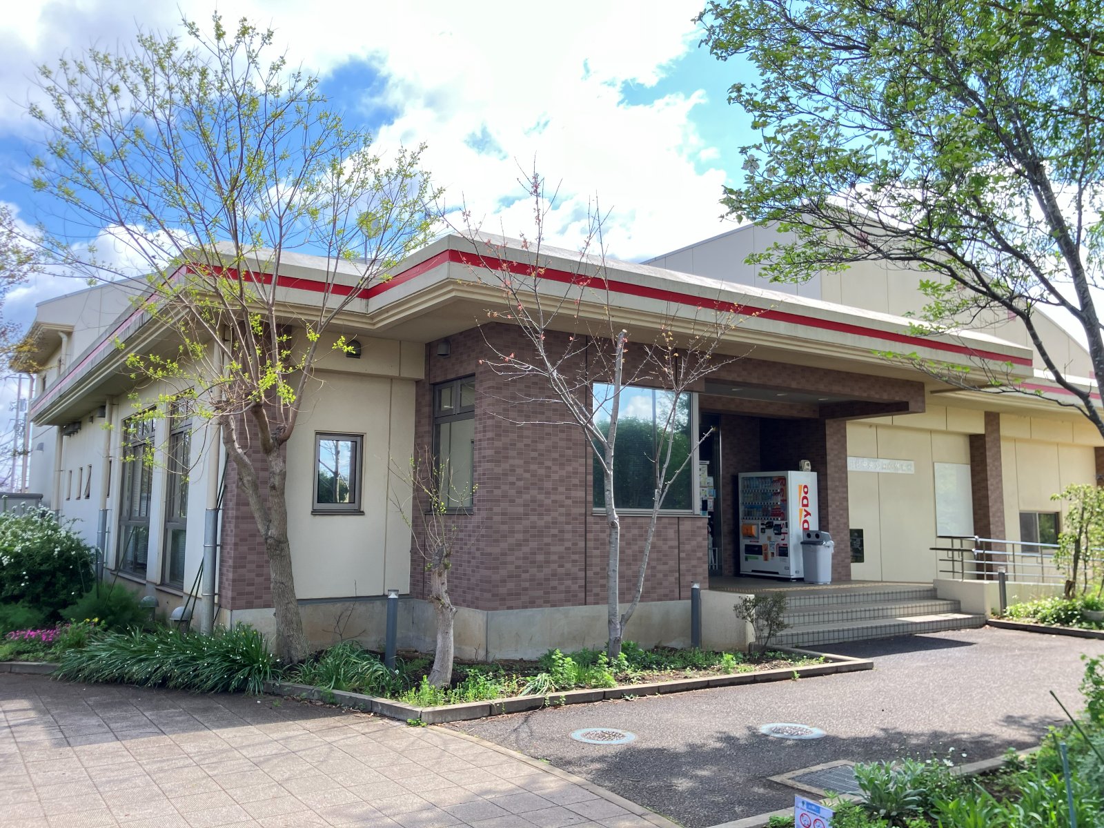 小体育館 - 夏でも室内で遊べる
