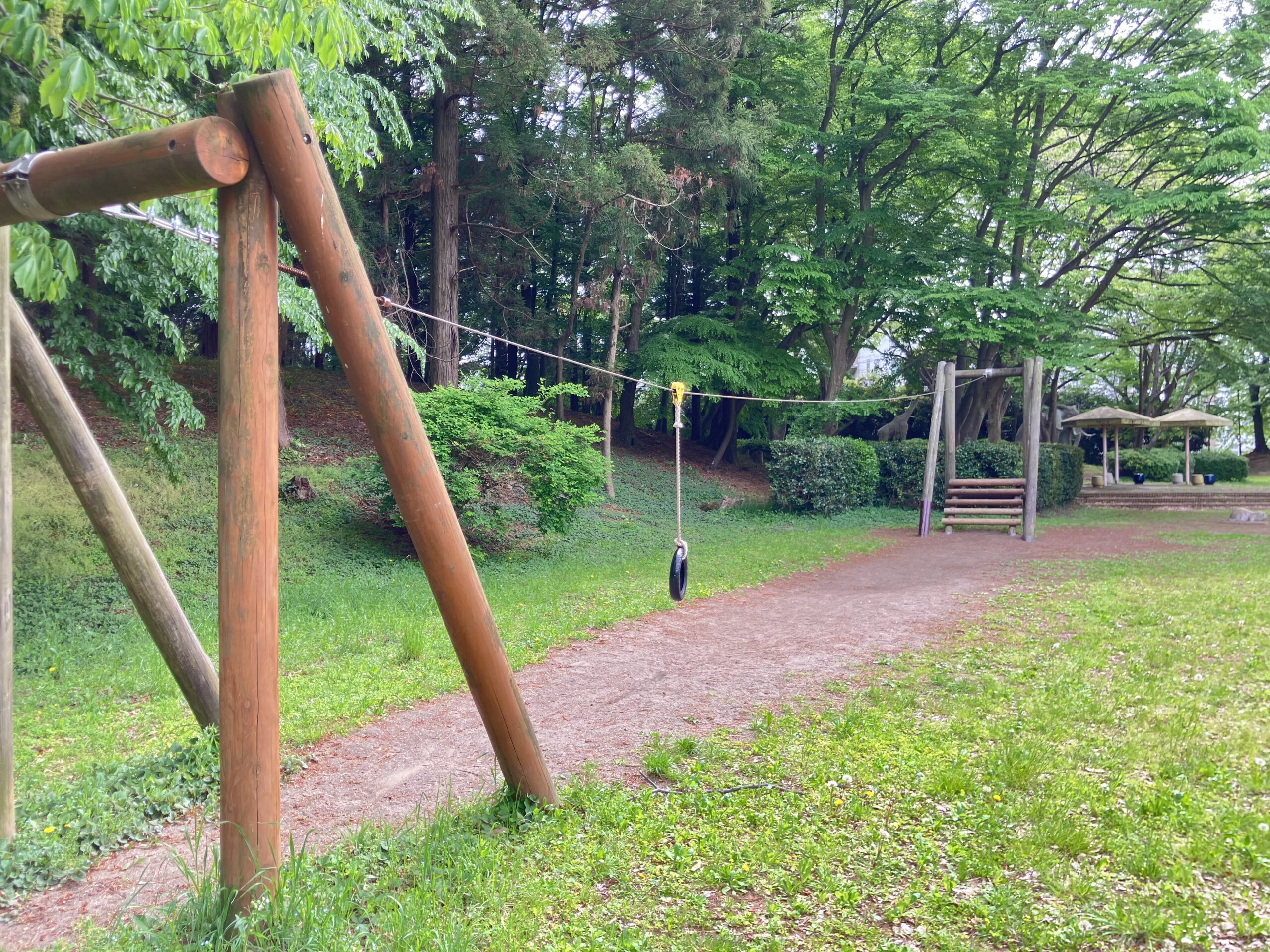 村上緑地公園のターザンロープ