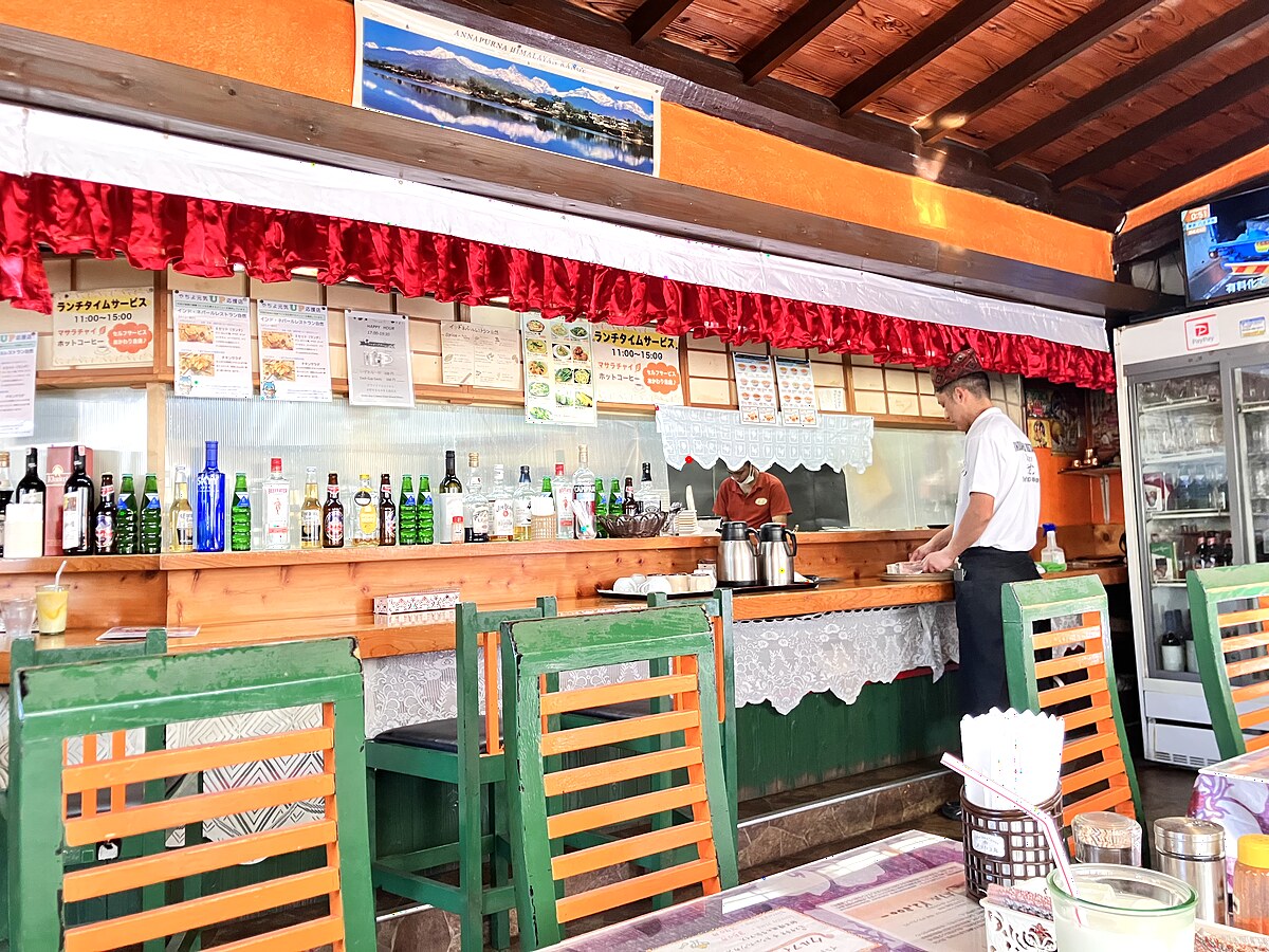インド・ネパールレストラン自然の店内カウンター席