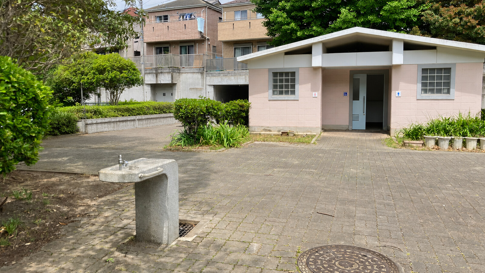 八千代台近隣公園のトイレと水飲み場